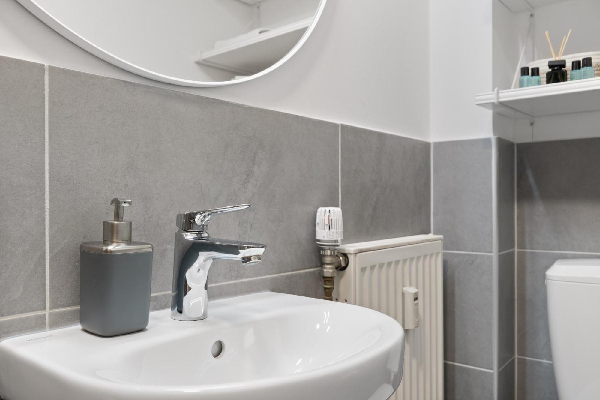 Modernes Apartement Am Rhein In Ruhiger Lage Köln Ngoại thất bức ảnh
